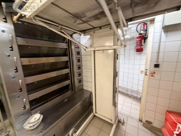Fonds et murs commerciaux a vendre Paris 18e arrondissement 75018 Paris 107 m2  880000 euros