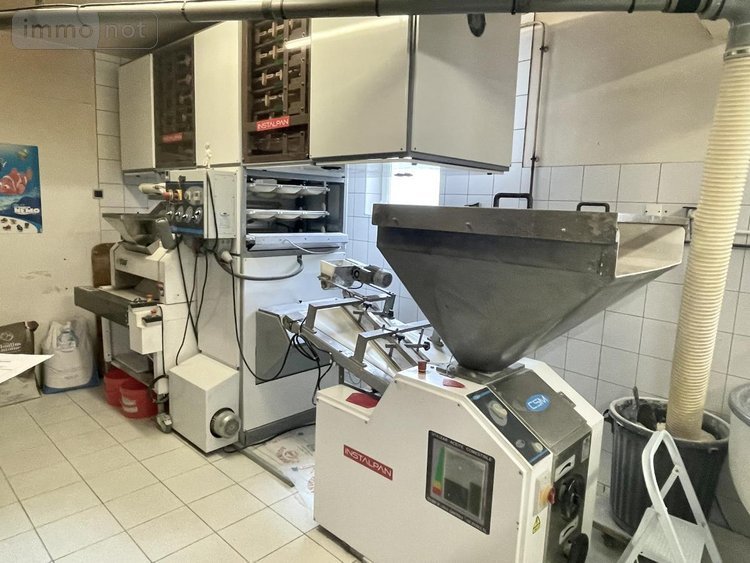 Fonds et murs commerciaux a vendre Fournels 48310 Lozère 327 m2  210000 euros