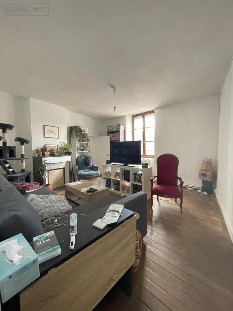 Immeuble a vendre Montfort-le-Gesnois 72450 Sarthe 195 m2  157100 euros