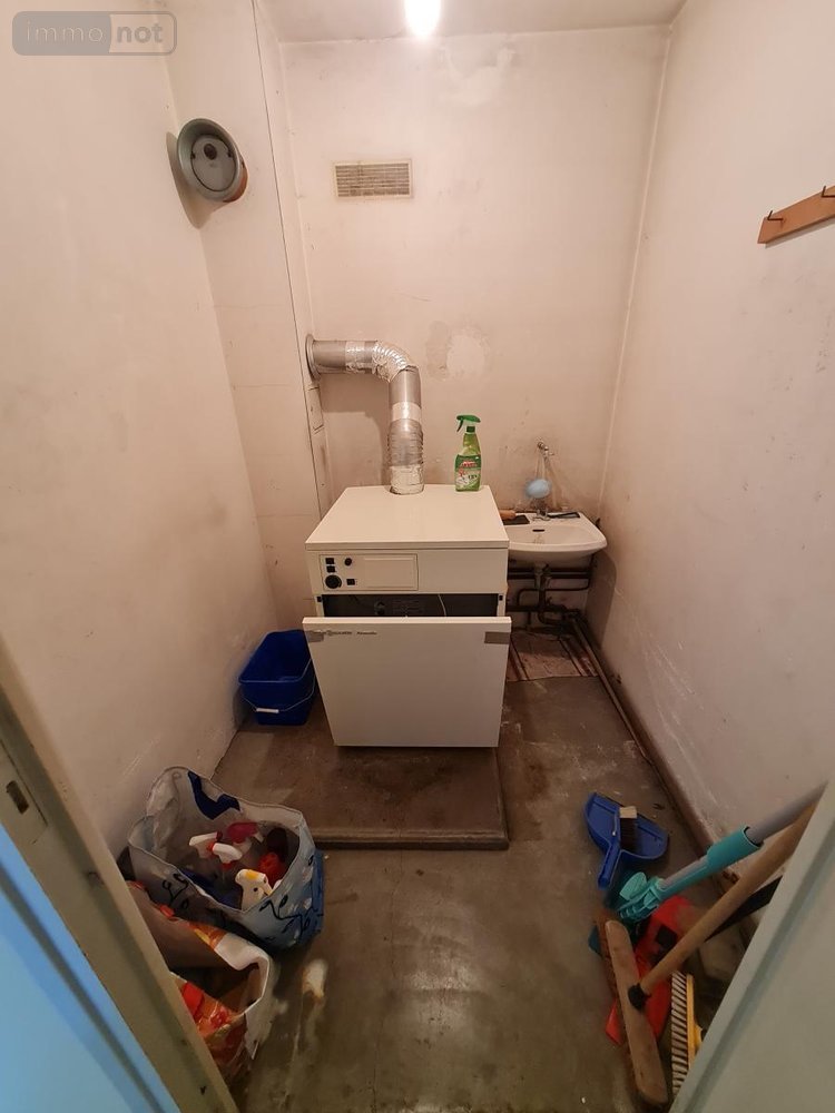 Fonds et murs commerciaux a vendre Saint-Amand-Longpré 41310 Loir-et-Cher 69 m2  114800 euros