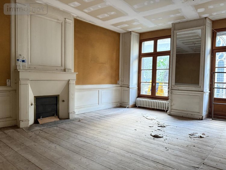 Immeuble a vendre Guingamp 22200 Côtes-d'Armor 700 m2  549920 euros