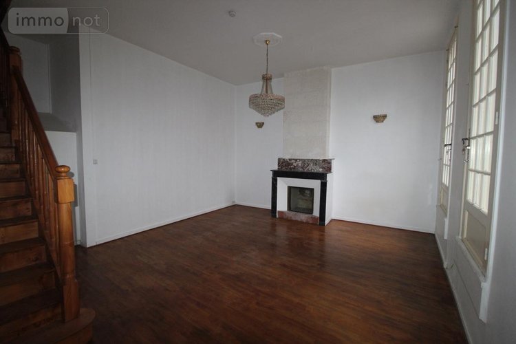 Immeuble a vendre Saintes 17100 Charente-Maritime 85 m2  236070 euros