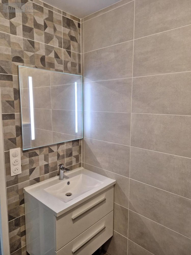 Location appartement Saint-Malo 35400 Ille-et-Vilaine 37 m2 2 pièces 560 euros