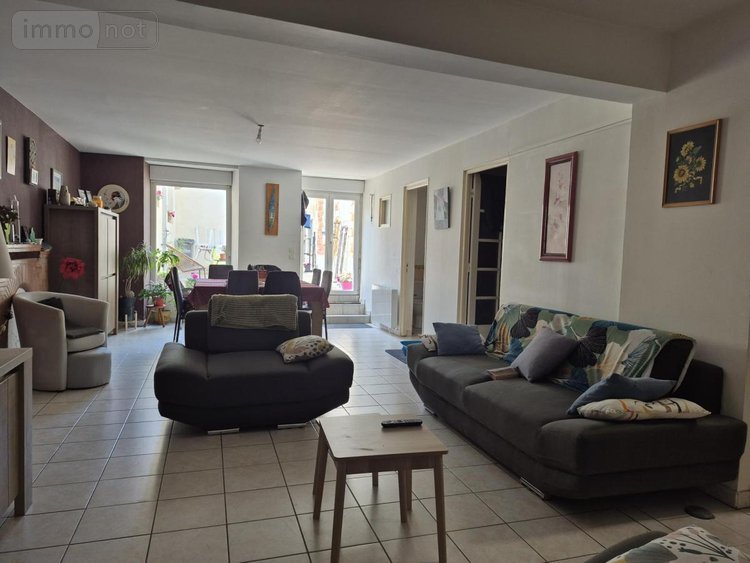 Immeuble a vendre Broons 22250 Côtes-d'Armor 232 m2  278250 euros