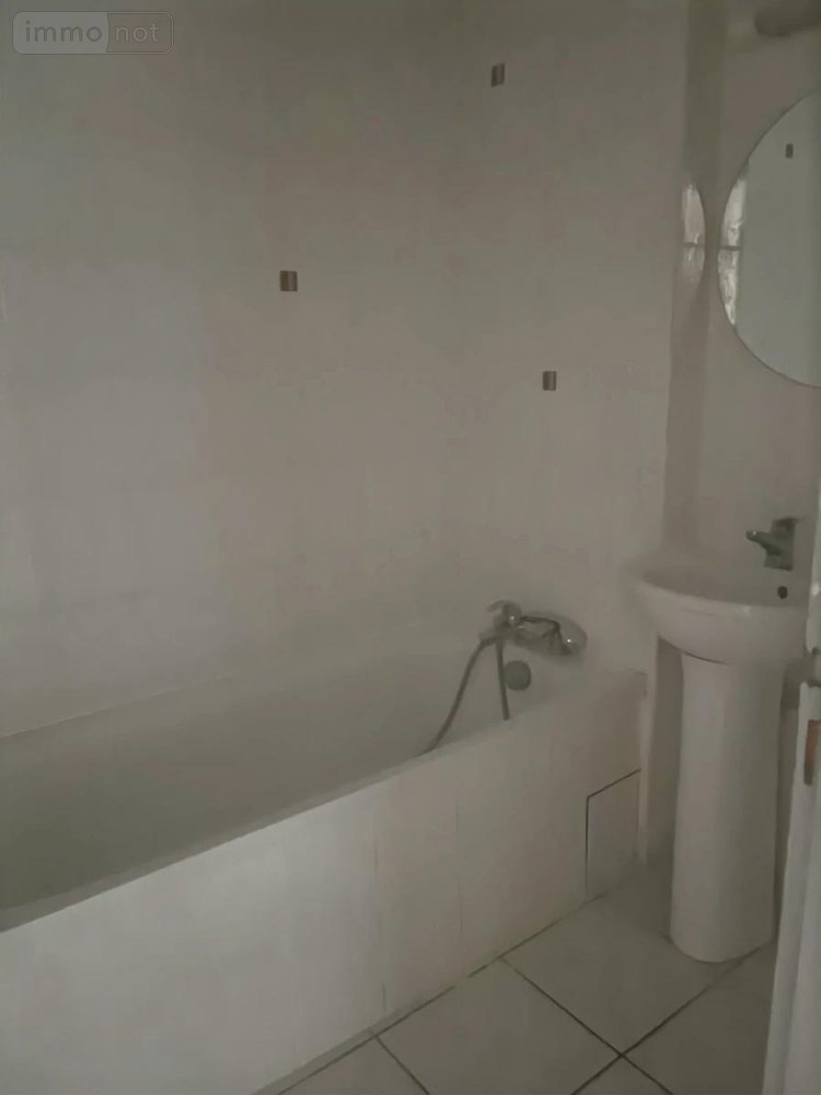 Location appartement Château-Renault 37110 Indre-et-Loire 50 m2 3 pièces 460 euros