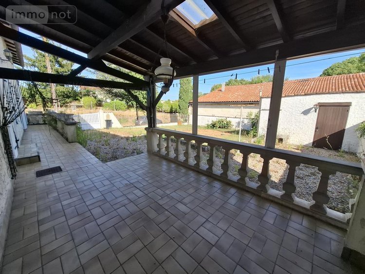 Maison a vendre Saintes 17100 Charente-Maritime 119 m2 4 pièces 215086 euros