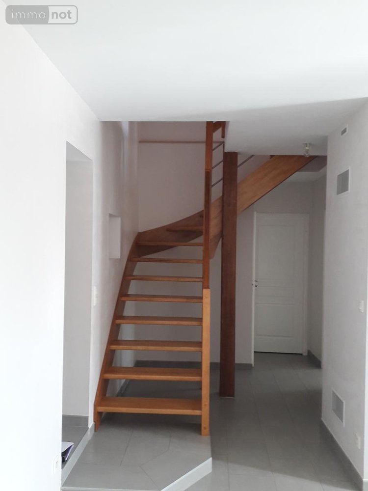 Location maison Le Genest-Saint-Isle 53940 Mayenne 113 m2 5 pièces 750 euros