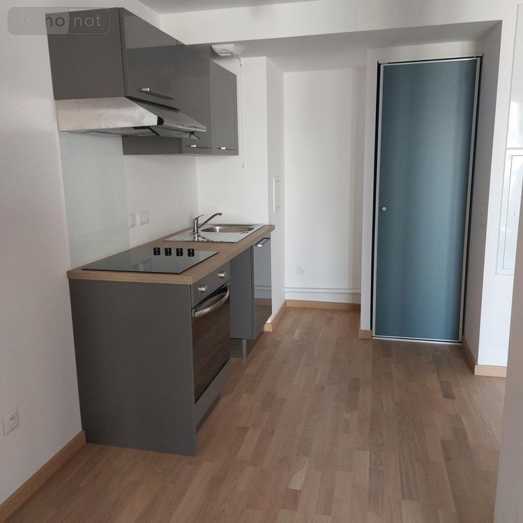 Location appartement Reims 51100 Marne 41 m2 1 pièce 620 euros
