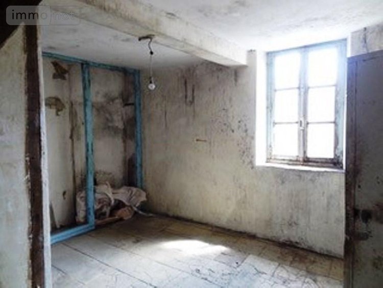 Immeuble a vendre Falaise 14700 Calvados 320 m2  137450 euros