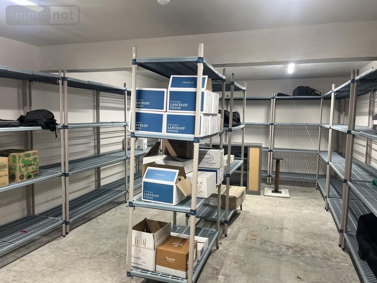 Fonds et murs commerciaux a vendre Dole 39100 Jura 280 m2  800000 euros