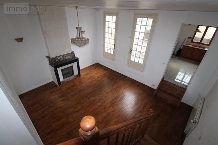 Immeuble a vendre Saintes 17100 Charente-Maritime 85 m2  236070 euros