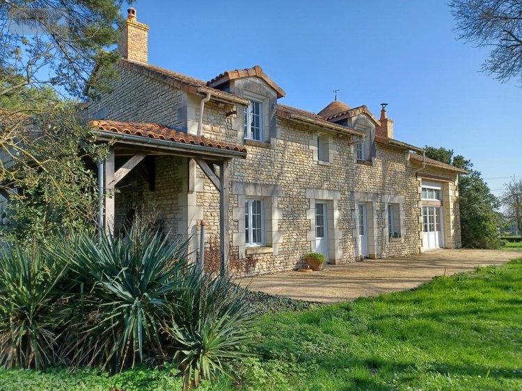 Maison a vendre Messemé 86200 Vienne 357 m2 7 pièces 335500 euros