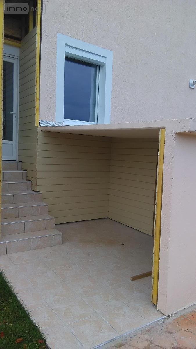 Location maison Parigné-l'Évêque 72250 Sarthe 90 m2 3 pièces 770 euros