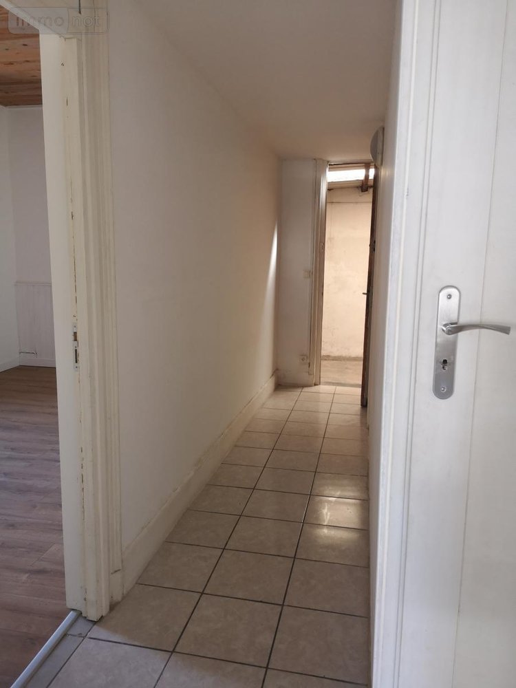 Location fonds et murs commerciaux Cambrai 59400 Nord 222 m2  1500 euros