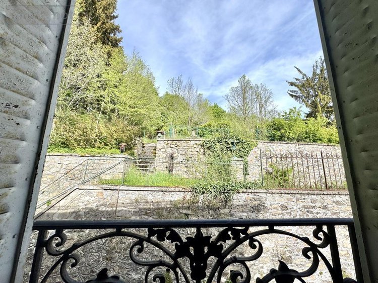 Maison a vendre Peyre en Aubrac 48130 Lozère 205 m2  180000 euros
