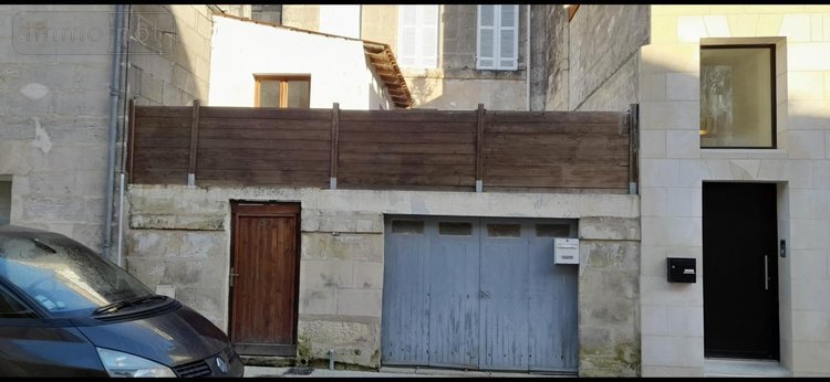 Immeuble a vendre Saintes 17100 Charente-Maritime 85 m2  236070 euros