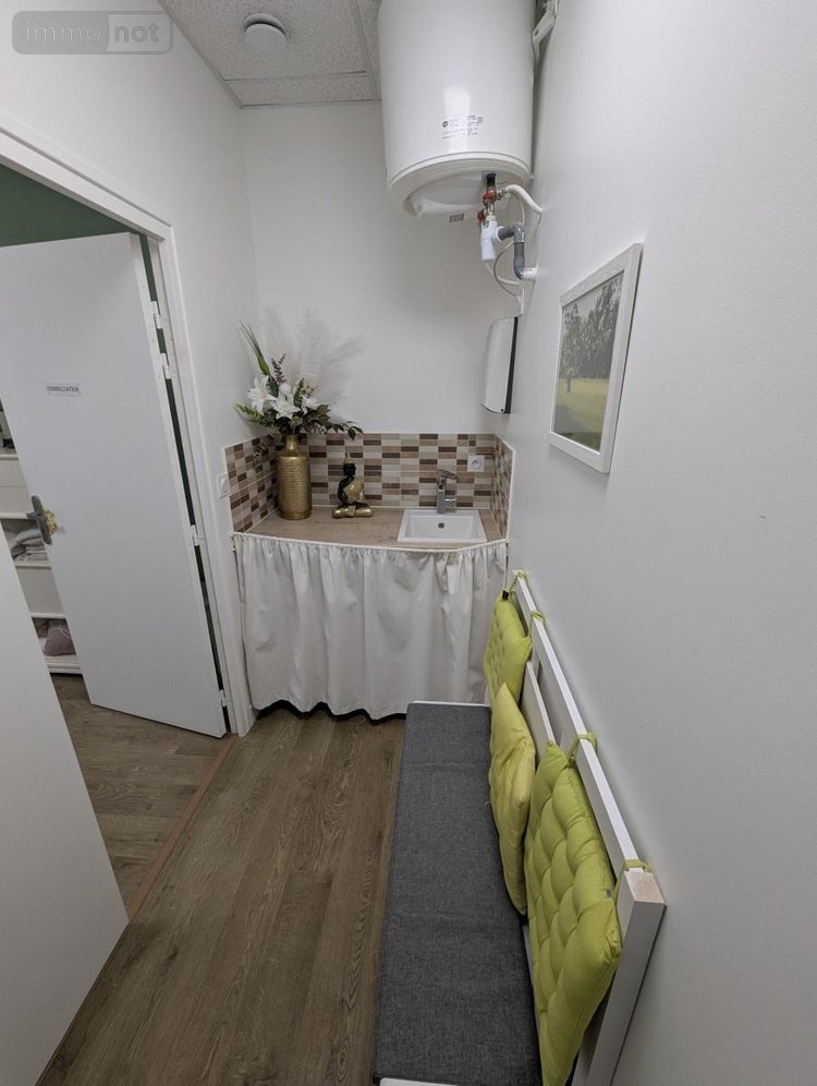 Fonds et murs commerciaux a vendre Chambéry 73000 Savoie 49 m2  182500 euros