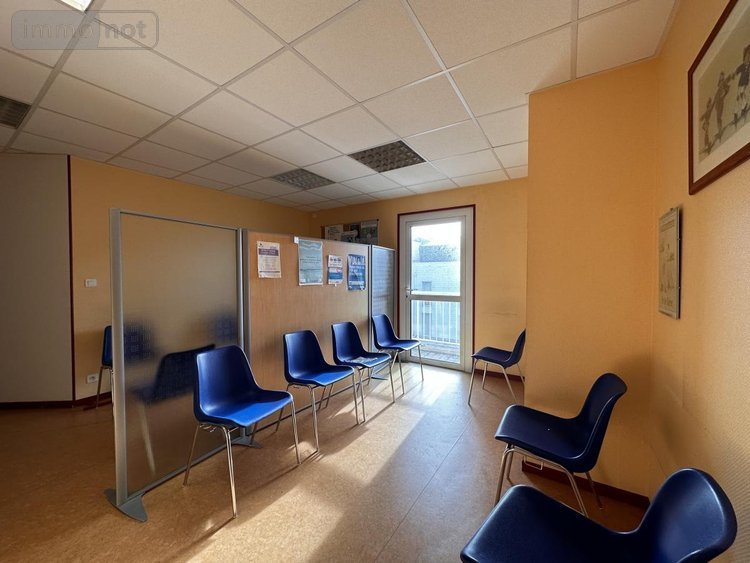 Fonds et murs commerciaux a vendre Séné 56860 Morbihan 104 m2  229000 euros