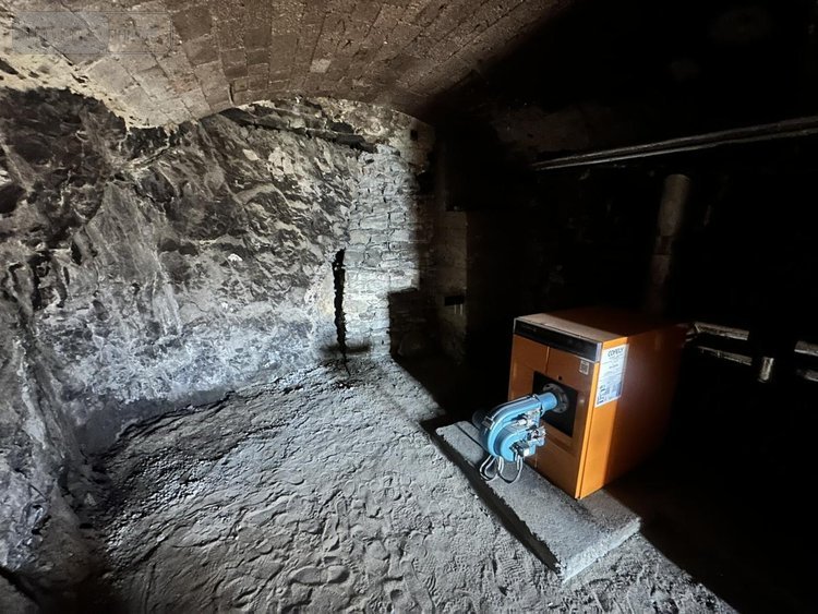 Immeuble a vendre Saint-Flour 15100 Cantal 443 m2  68900 euros