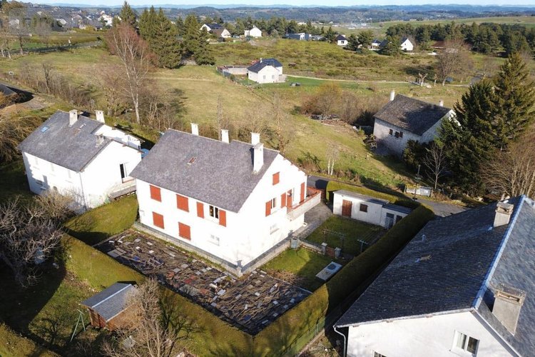 Maison a vendre Les Bessons 48200 Lozère 164 m2 12 pièces 222000 euros
