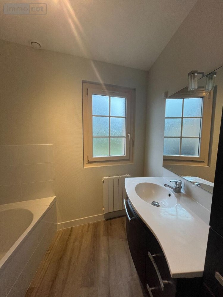 Location maison Montfort-sur-Meu 35160 Ille-et-Vilaine 67 m2 3 pièces 700 euros