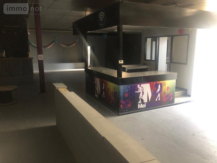 Location fonds et murs commerciaux Cambrai 59400 Nord 879 m2  2500 euros