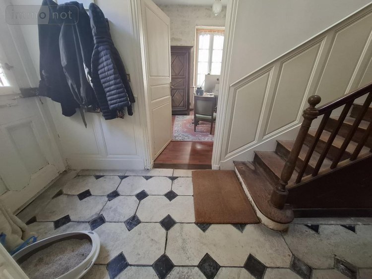 Maison a vendre Saintes 17100 Charente-Maritime 350 m2 13 pièces 988000 euros