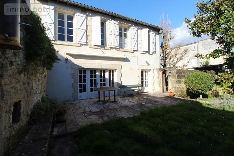Maison a vendre Saintes 17100 Charente-Maritime 199 m2 5 pièces 262300 euros
