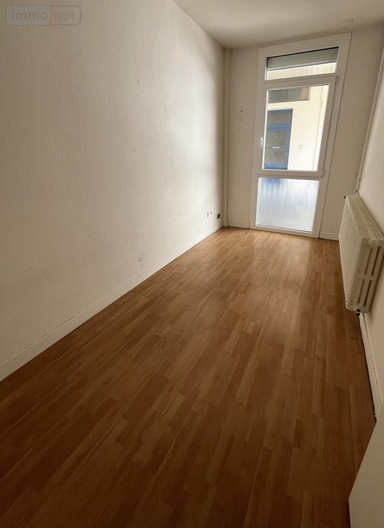 Fonds et murs commerciaux a vendre Dole 39100 Jura 487 m2  330000 euros