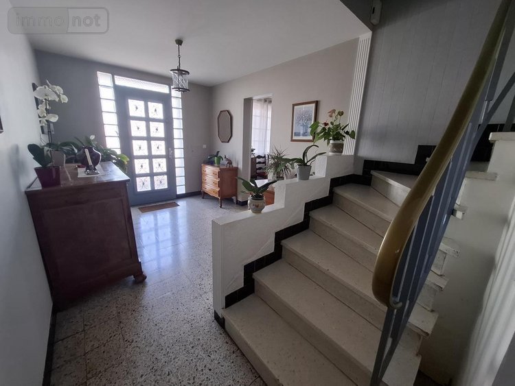 Maison a vendre Saintes 17100 Charente-Maritime 147 m2 8 pièces 374000 euros