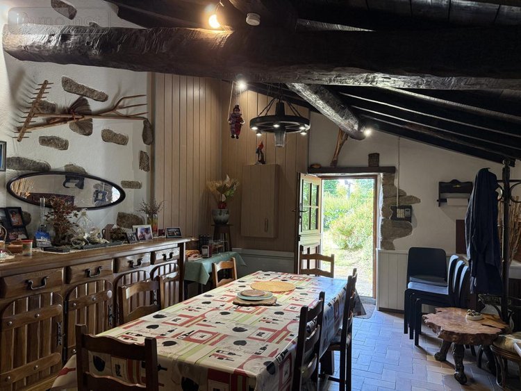 Maison a vendre Cholet 49300 Maine-et-Loire 222 m2 9 pièces 230560 euros