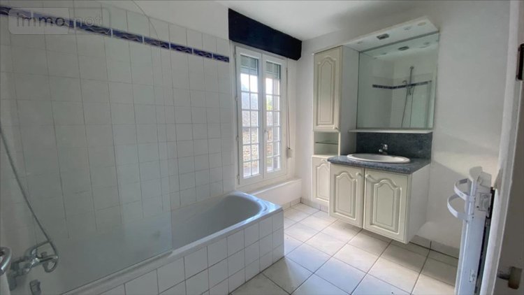 Appartement a vendre Dol-de-Bretagne 35120 Ille-et-Vilaine 90 m2 3 pièces 189240 euros