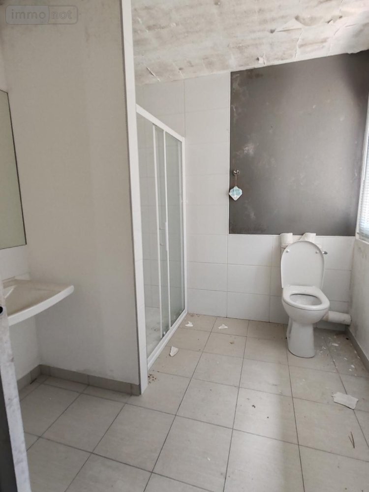 Immeuble a vendre Plounéour-Ménez 29410 Finistère 250 m2  121210 euros