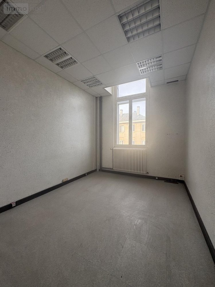 Immeuble a vendre Laon 02000 Aisne 1900 m2  480000 euros