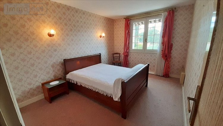 Maison a vendre Saint-Amand-Montrond 18200 Cher 173 m2 6 pièces 219736 euros