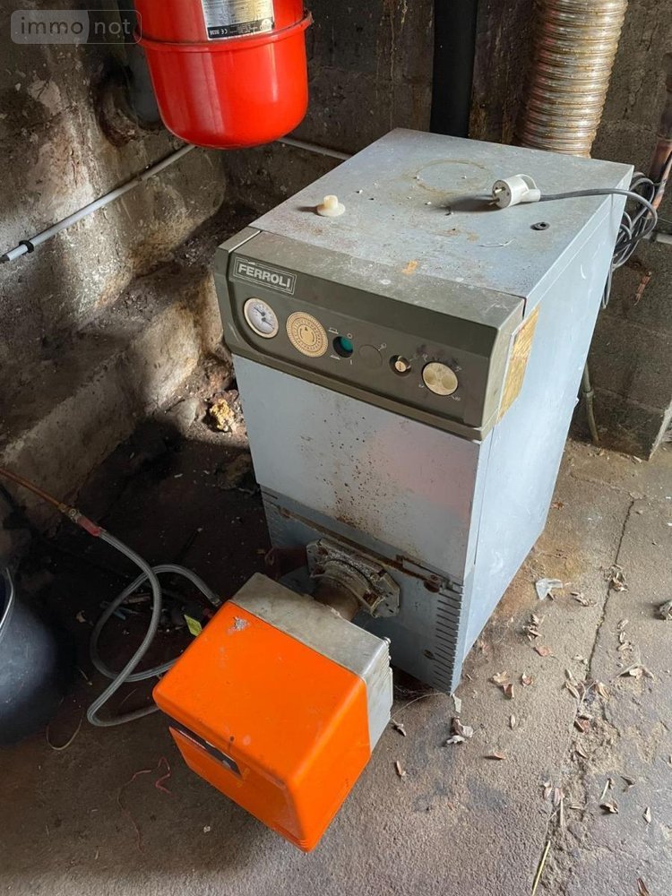 Fonds et murs commerciaux a vendre Saint-Chély-d'Apcher 48200 Lozère 65 m2  130000 euros