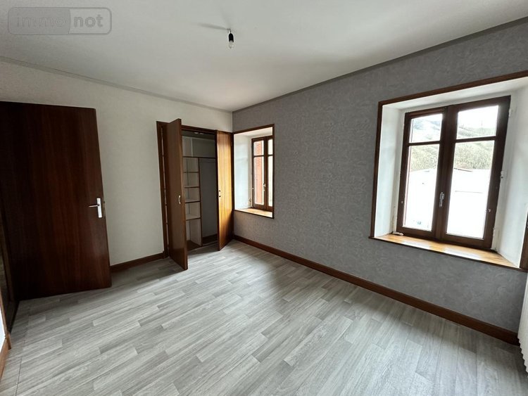 Appartement a vendre Saint-Flour 15100 Cantal 140 m2  106000 euros