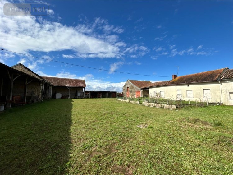 Maison a vendre Nueil-sous-Faye 86200 Vienne 100 m2 5 pièces 104800 euros