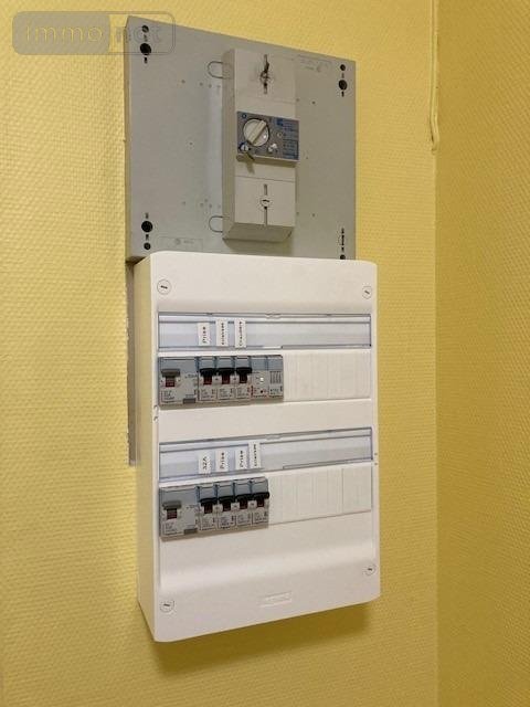 Fonds et murs commerciaux a vendre Grand-Couronne 76530 Seine-Maritime 82 m2  79900 euros