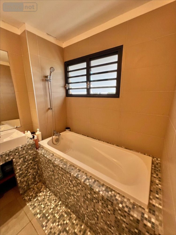 Appartement a vendre Saint-Leu 97436 Réunion 75 m2 4 pièces 291500 euros