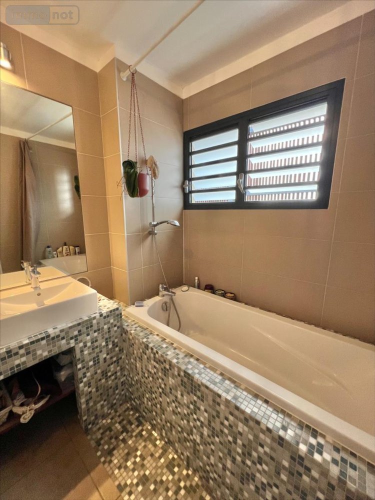 Appartement a vendre Saint-Leu 97436 Réunion 73 m2 4 pièces 300900 euros