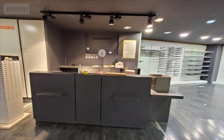 Location fonds et murs commerciaux Carhaix-Plouguer 29270 Finistère 170 m2  1800 euros