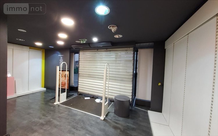 Location fonds et murs commerciaux Carhaix-Plouguer 29270 Finistère 170 m2  1800 euros