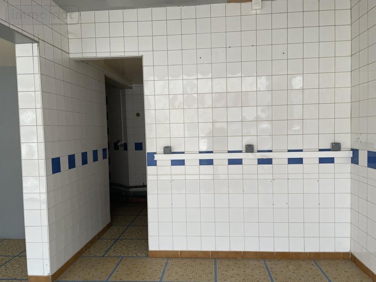 Fonds et murs commerciaux a vendre Plémet 22210 Côtes-d'Armor 100 m2  43960 euros