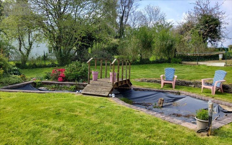 Immeuble a vendre Carnoët 22160 Côtes-d'Armor 330 m2  241500 euros