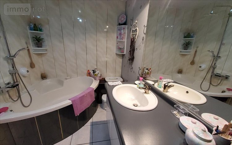 Immeuble a vendre Carnoët 22160 Côtes-d'Armor 330 m2  241500 euros