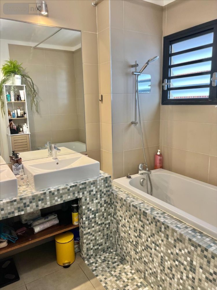 Appartement a vendre Saint-Leu 97436 Réunion 75 m2 4 pièces 307200 euros