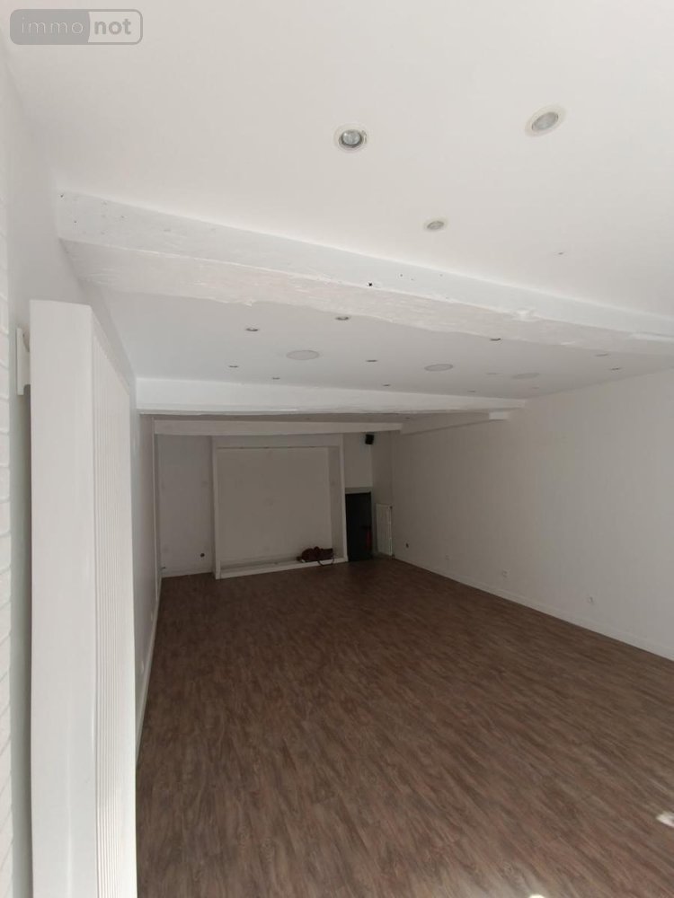 Location fonds et murs commerciaux Bourg-en-Bresse 01000 Ain 80 m2  750 euros