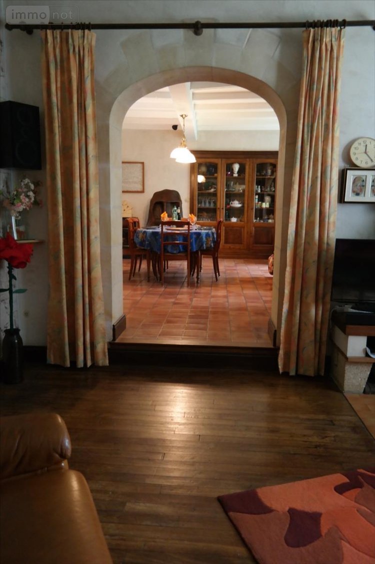 Maison a vendre Jonzac 17500 Charente-Maritime 177 m2 8 pièces 210000 euros