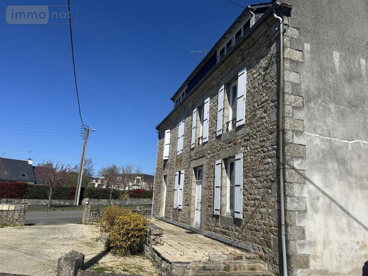 Immeuble a vendre Saint-Agathon 22200 Côtes-d'Armor 194 m2  365600 euros